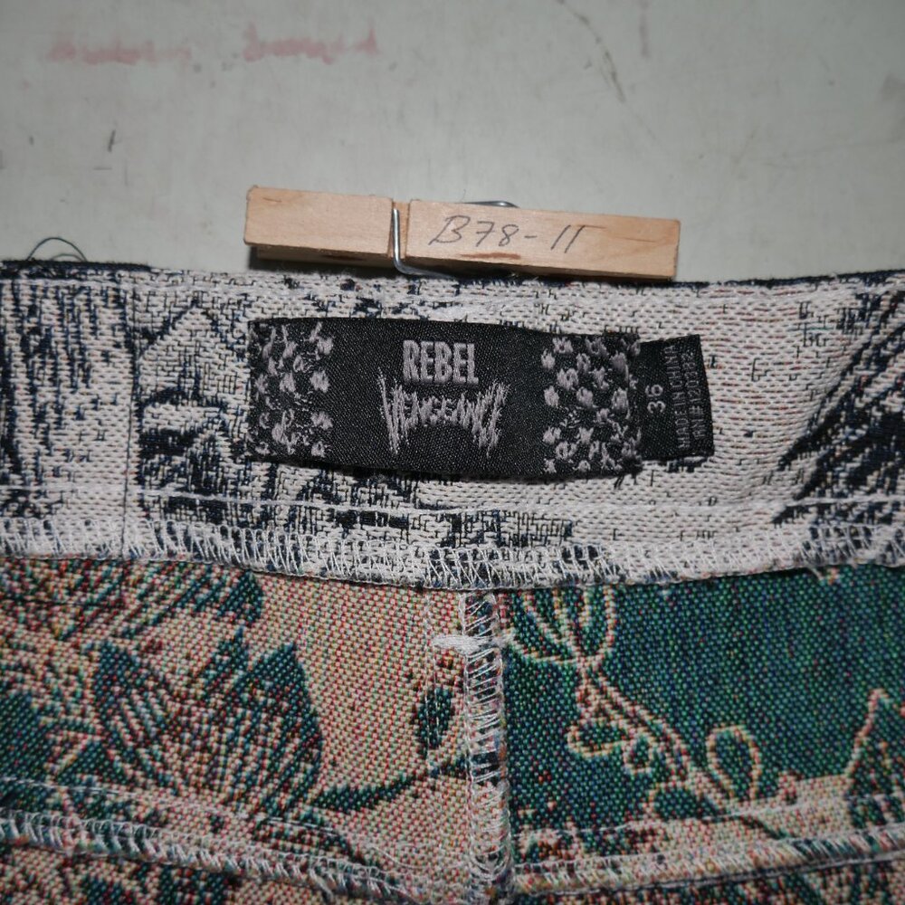 New Rebel Vengeance Skull Tapestry Cargo Pants Size 36x32 Goth Streetwear - Picture 7 of 9